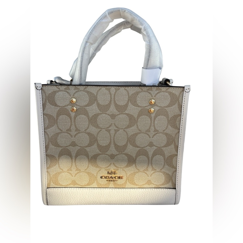 Coach Dempsey Tote 22 in Signature canvas Khaki and White